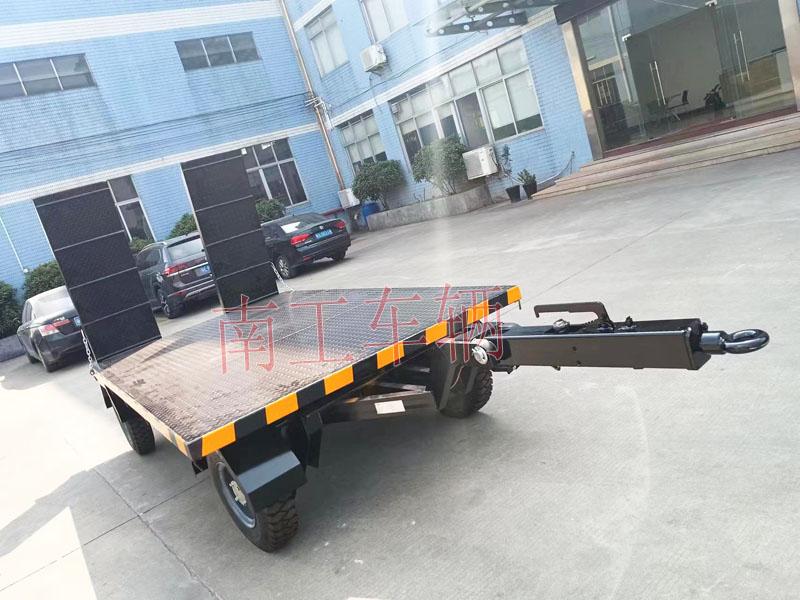 3吨带爬梯工业牵引leyu乐鱼官方网站_乐鱼(中国)