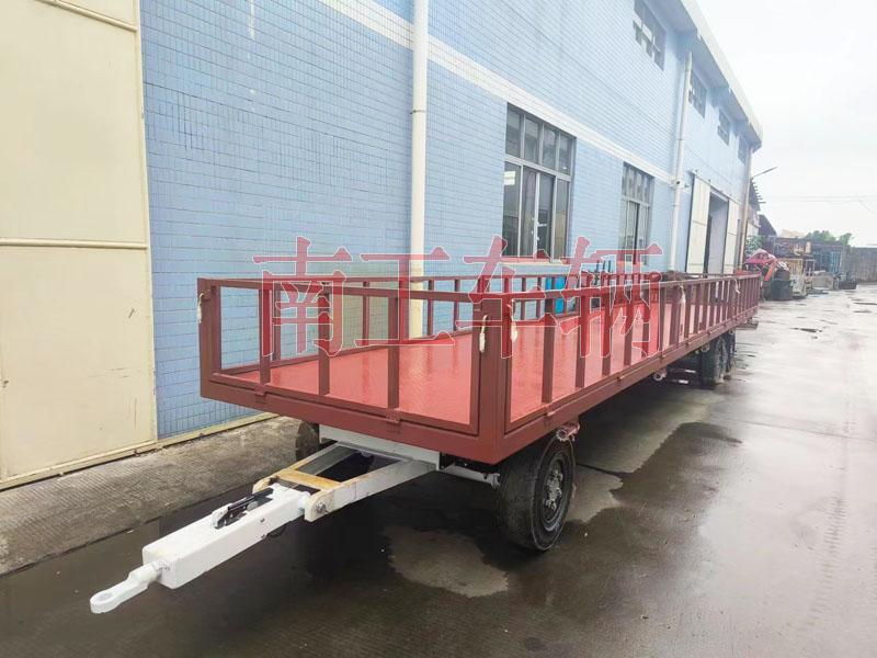 7吨leyu乐鱼官方网站_乐鱼(中国)牵引工具拖车 带护栏减震刹车功能拖车