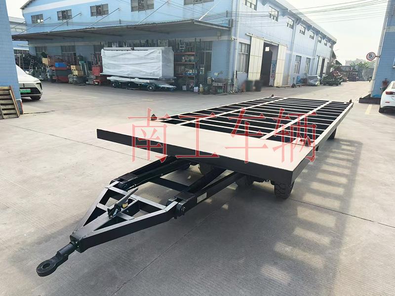 12吨骨架式leyu乐鱼官方网站_乐鱼(中国) 带角锁刹车全挂车