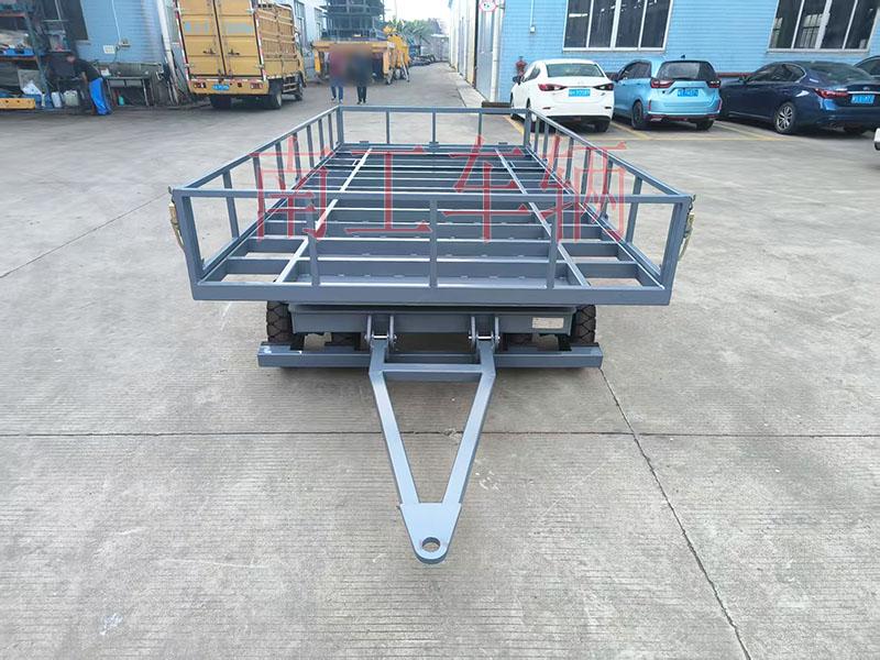 4吨骨架式牵引leyu乐鱼官方网站_乐鱼(中国) 带下翻护栏工具拖车