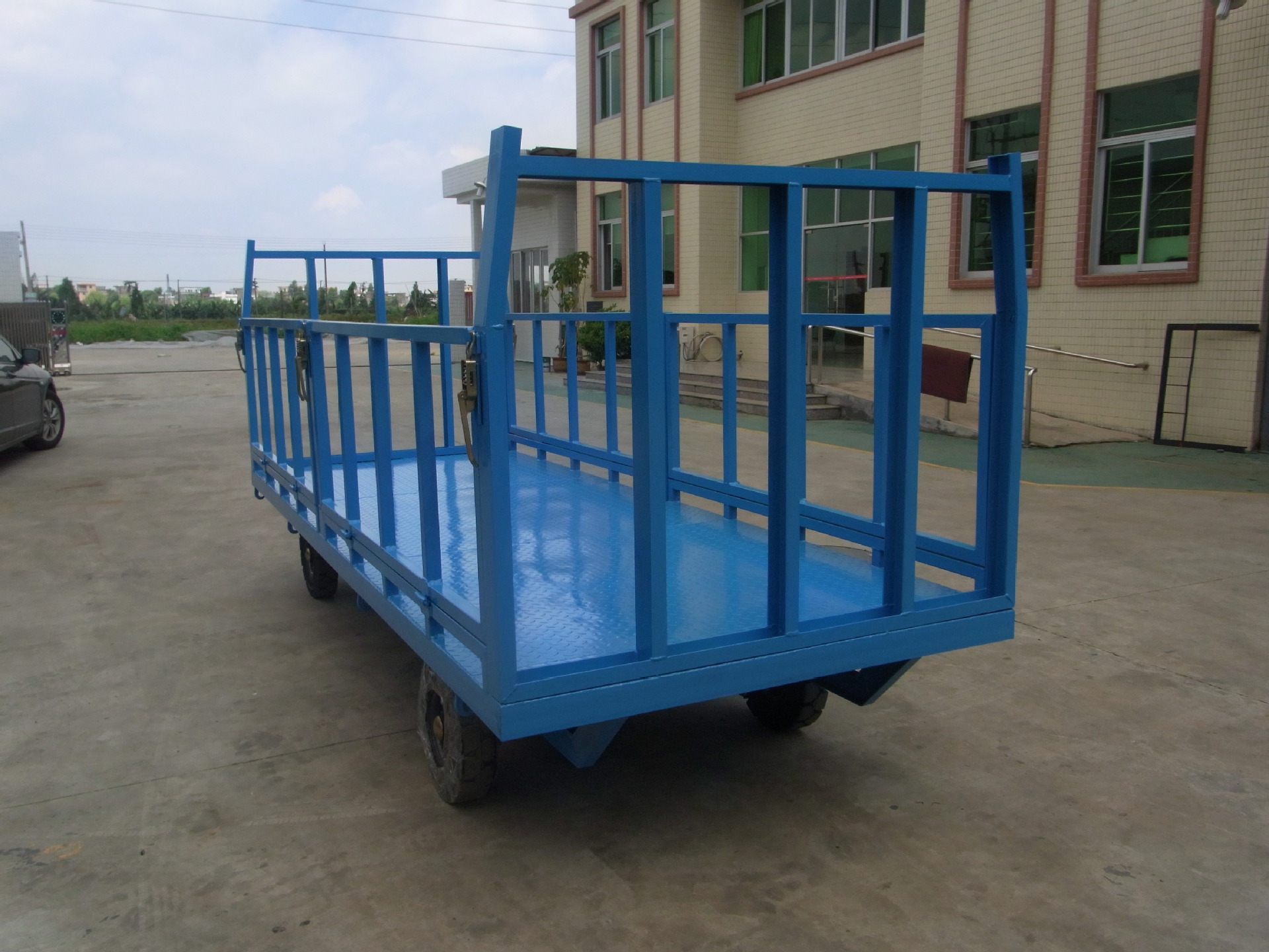 1678084403521666.jpg 3T下翻式护栏leyu乐鱼官方网站_乐鱼(中国)3.jpg