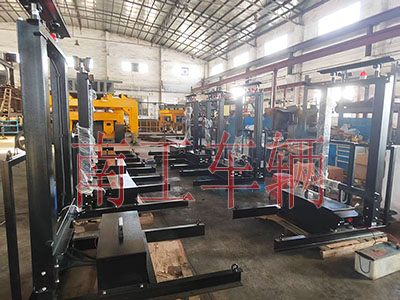 1758176273297022.jpg 交通指示屏升降工具车4I.jpg